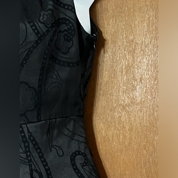 Vintage 90s Gucci Textured Black Floral Sleeveless Dress Large - Picture 5 of 9